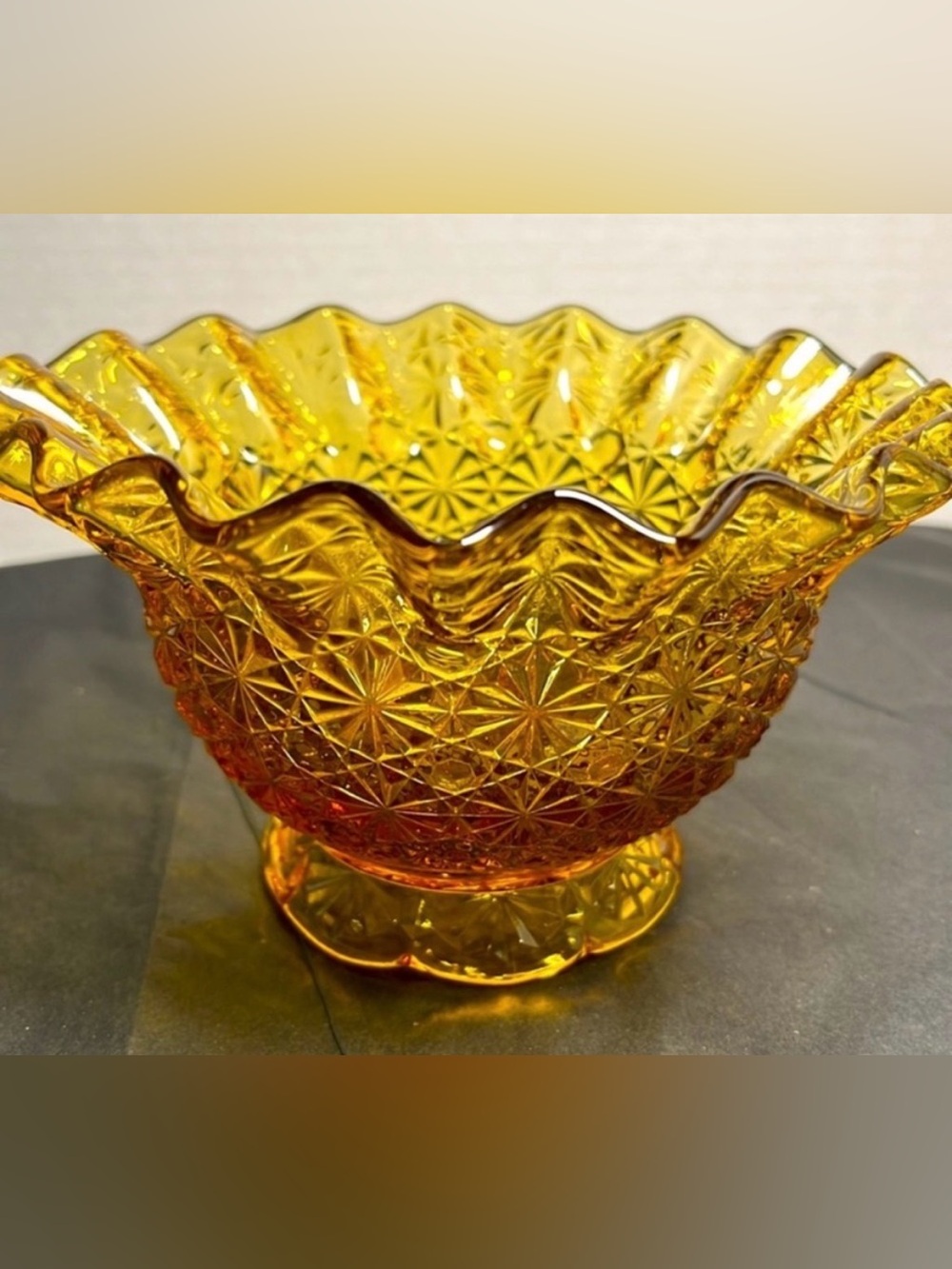 Vintage LE Smith Amber Daisy & Button Glass Bowl Ruffled Crimped Edge 1960s